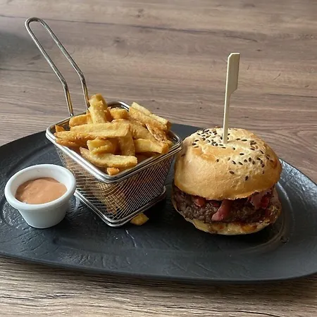 Hotel The Originals City, Le Beaujoire, - En Face Du Parc Des Expositions Et Face Au Stade Beaujoire 3*