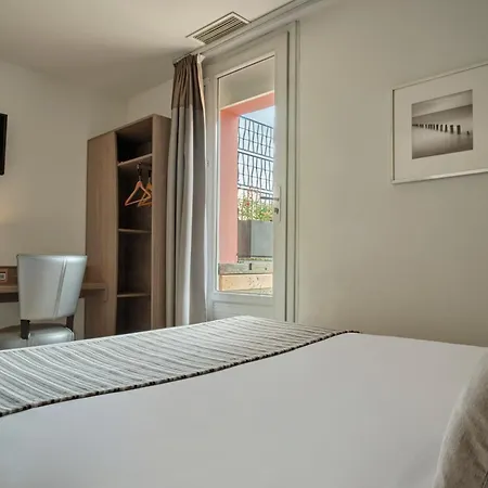 Hotel The Originals City, Le Beaujoire, - En Face Du Parc Des Expositions Et Face Au Stade Beaujoire 3*