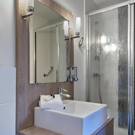 Hotel The Originals City, Le Beaujoire, - En Face Du Parc Des Expositions Et Face Au Stade Beaujoire Nantes