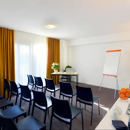 Hotel The Originals City, Le Beaujoire, - Parc Expo Et Stade Beaujoire 3*