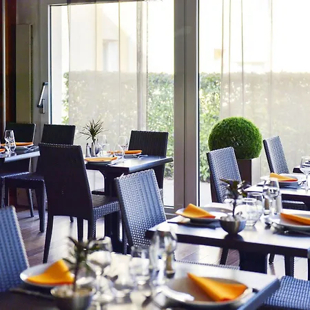 Hotel The Originals City, Le Beaujoire, - En Face Du Parc Des Expositions Et Face Au Stade Beaujoire 3*