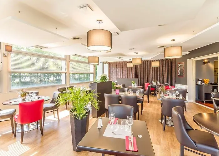 Hotel The Originals City, Le Beaujoire, - En Face Du Parc Des Expositions Et Face Au Stade Beaujoire 3*