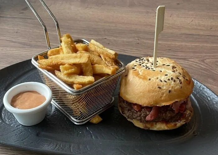 Hotel The Originals City, Le Beaujoire, - En Face Du Parc Des Expositions Et Face Au Stade Beaujoire 3*