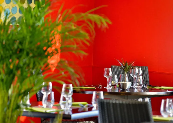 Hotel The Originals City, Le Beaujoire, - En Face Du Parc Des Expositions Et Face Au Stade Beaujoire 3*