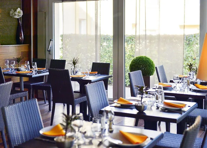 Hotel The Originals City, Le Beaujoire, - En Face Du Parc Des Expositions Et Face Au Stade Beaujoire 3*